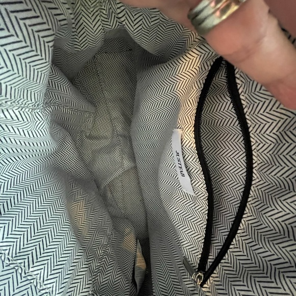 Justfab Gold pebbled vegan leather shoulder bag crossbody - Picture 8 of 11